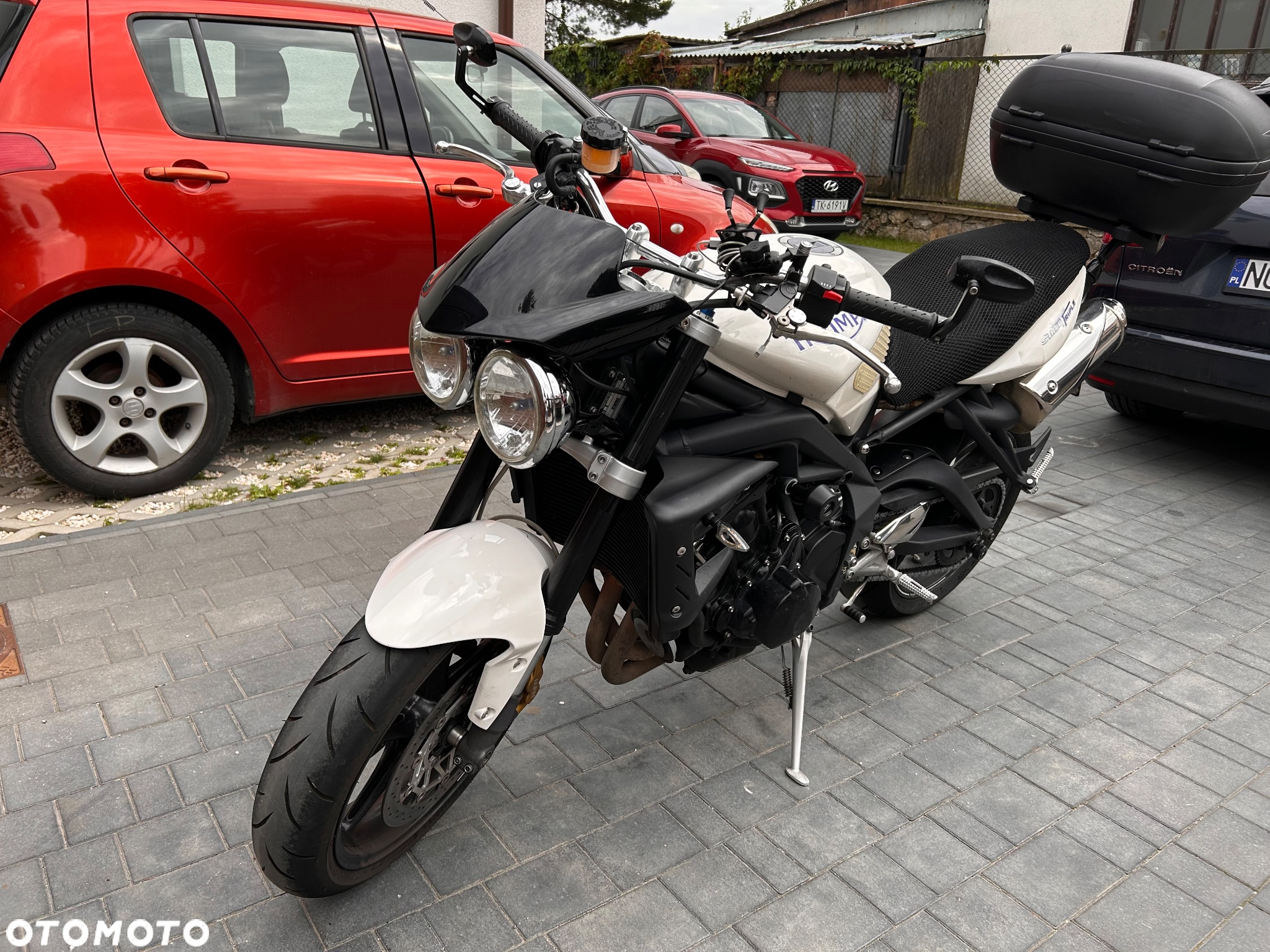 Triumph Street Triple - 11