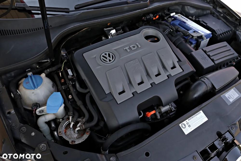 Volkswagen Golf 2.0 TDI Highline - 38