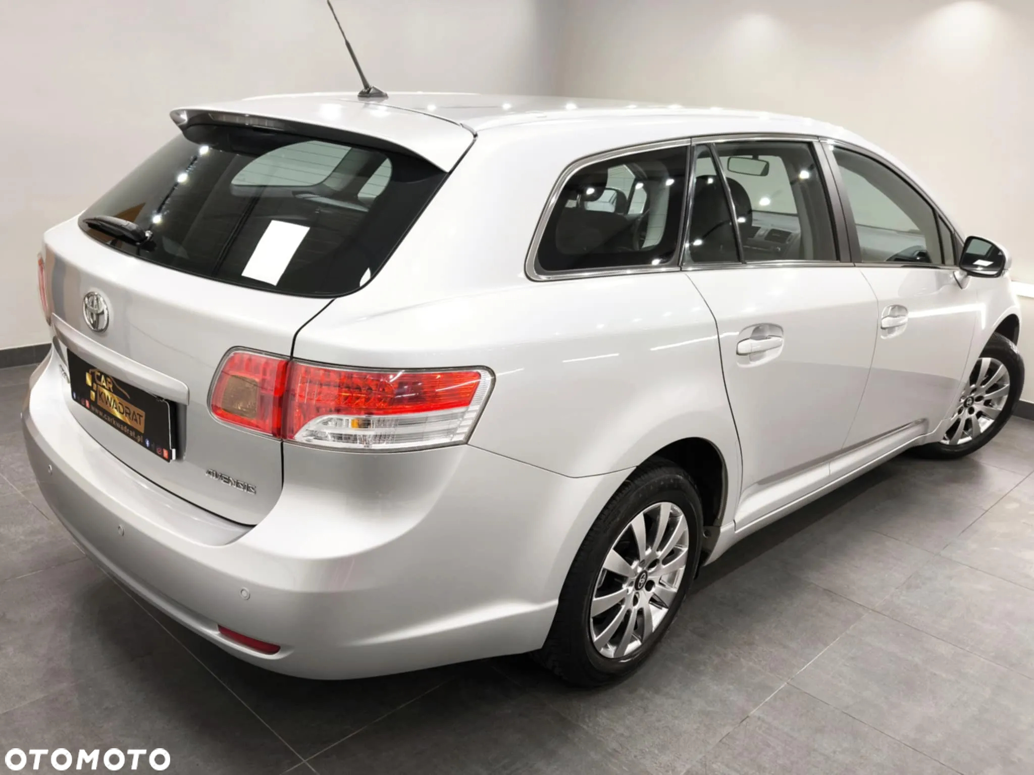 Toyota Avensis Combi 1.6 - 22