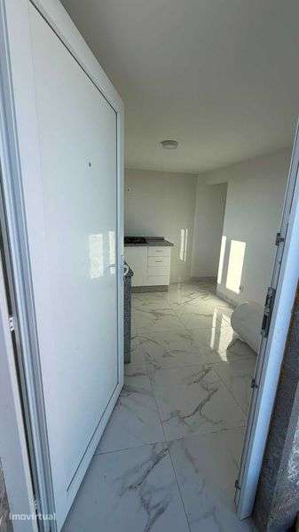 Arrenda-se Moradia T1 Remodelada (Piso Superior) – Coimbra - Grande imagem: 2/7