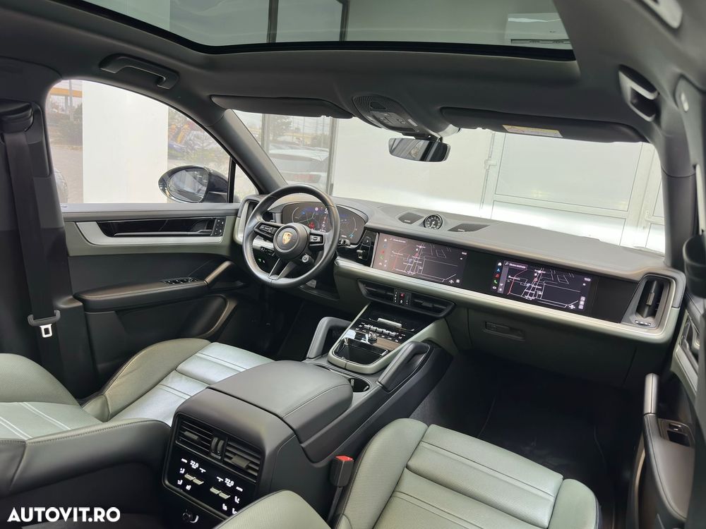 Porsche Cayenne Coupe Black Edition - 18