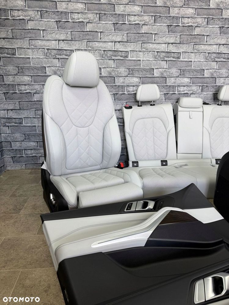 BMW X5 G05 WNĘTRZE FOTELE KANAPA BOCZKI M-PAKIET SKÓRA PODGRZEWANE SILVER - 6