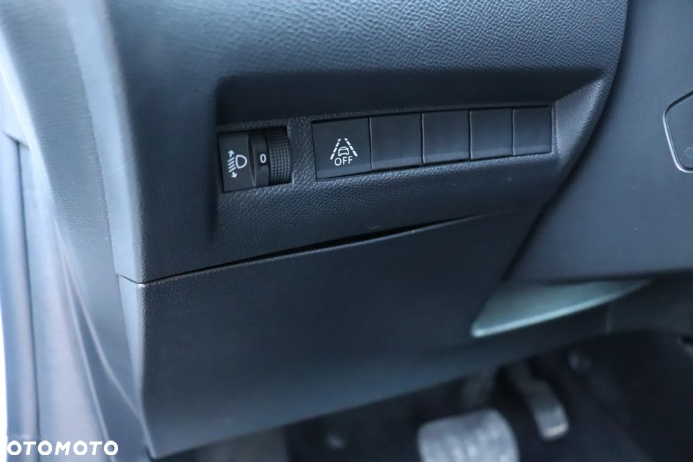 Peugeot 208 1.2 PureTech Allure S&S EAT8 - 32