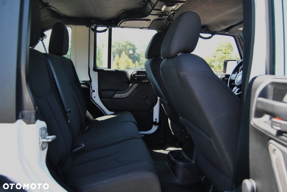 Jeep Wrangler - 8