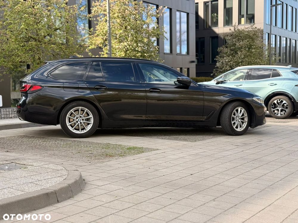 BMW Seria 5 520d xDrive - 3