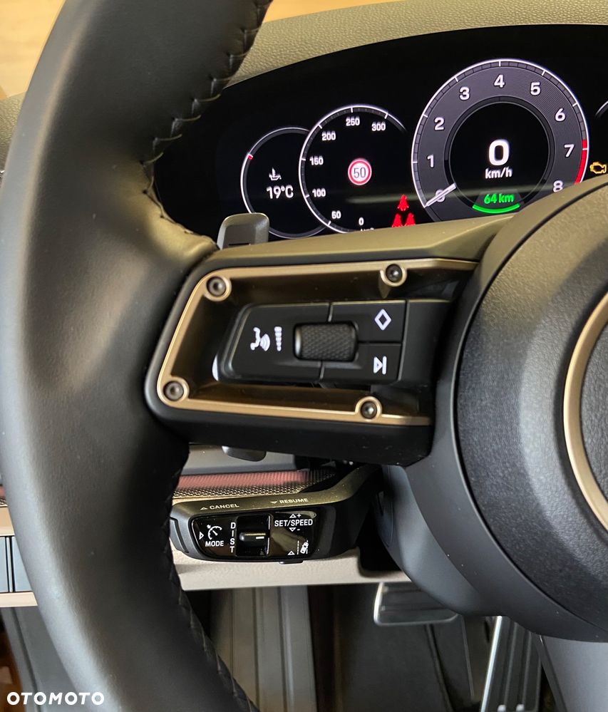 Porsche Panamera 4 E-Hybrid PHEV - 11