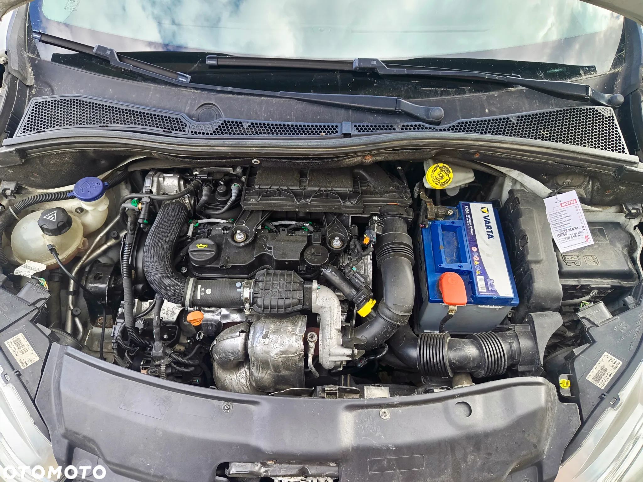 Peugeot 208 - 12