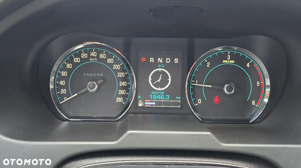 Jaguar XF - 16