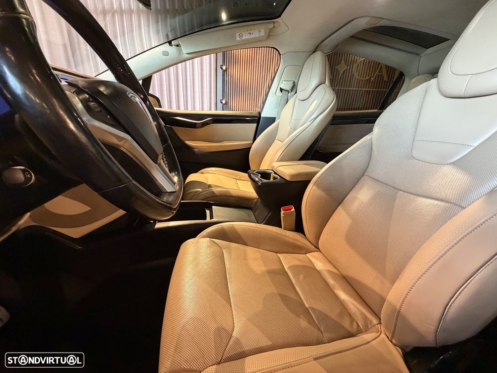 Tesla Model X P100D - 21