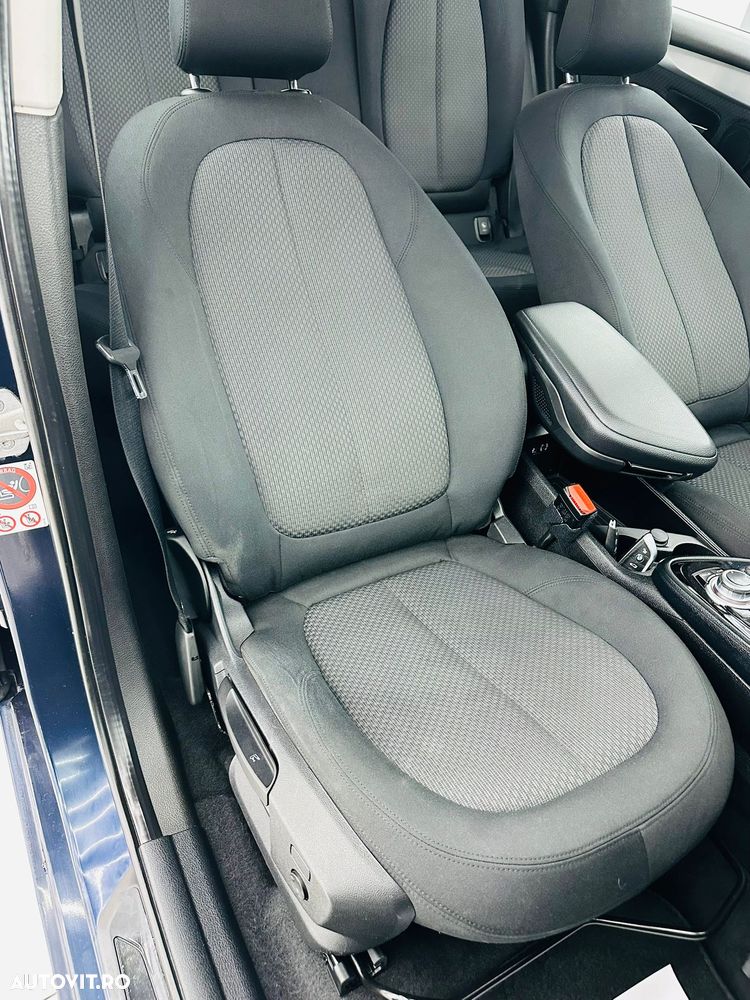 BMW Seria 2 218d - 22