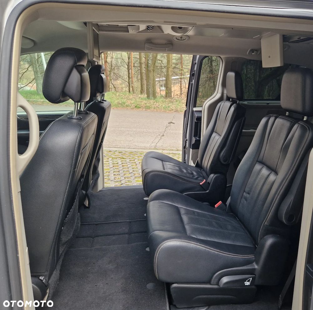 Chrysler Town & Country 3.6 Touring - 15