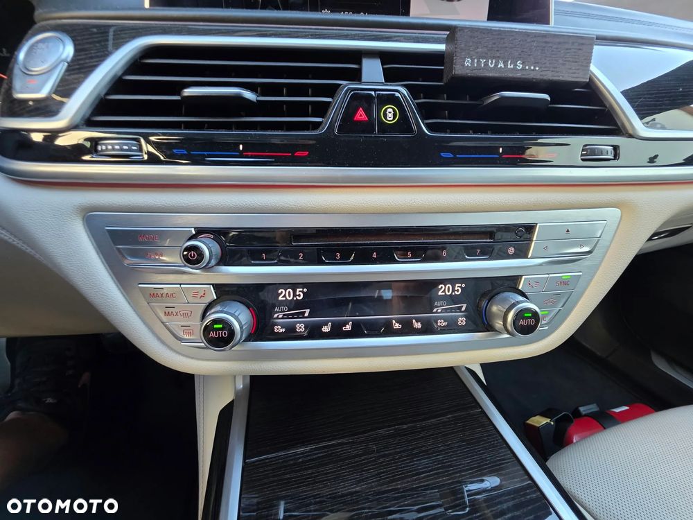 BMW Seria 7 - 28
