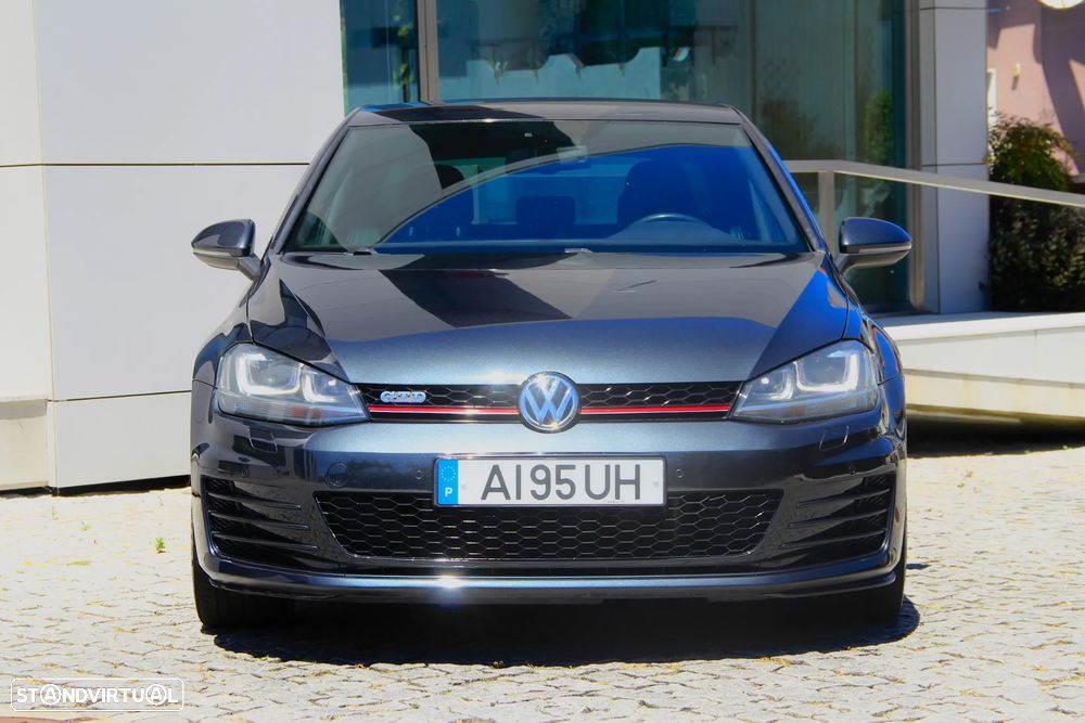 VW Golf 2.0 TDI GTD - 8