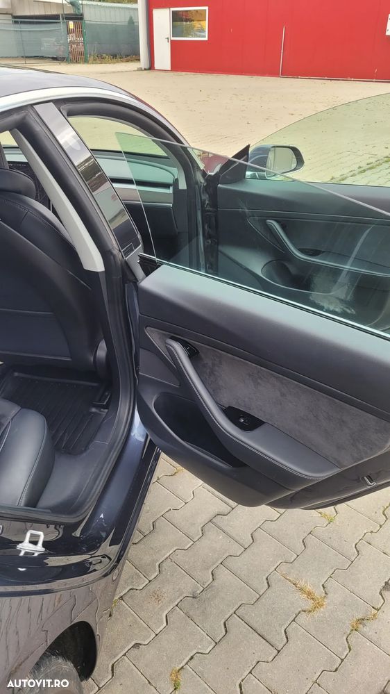Tesla Model 3 Standard Reichweite Plus Hinterradantrieb - 11