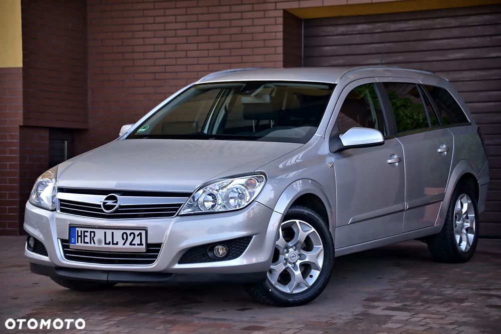Opel Astra 1.9 CDTI Cosmo - 9