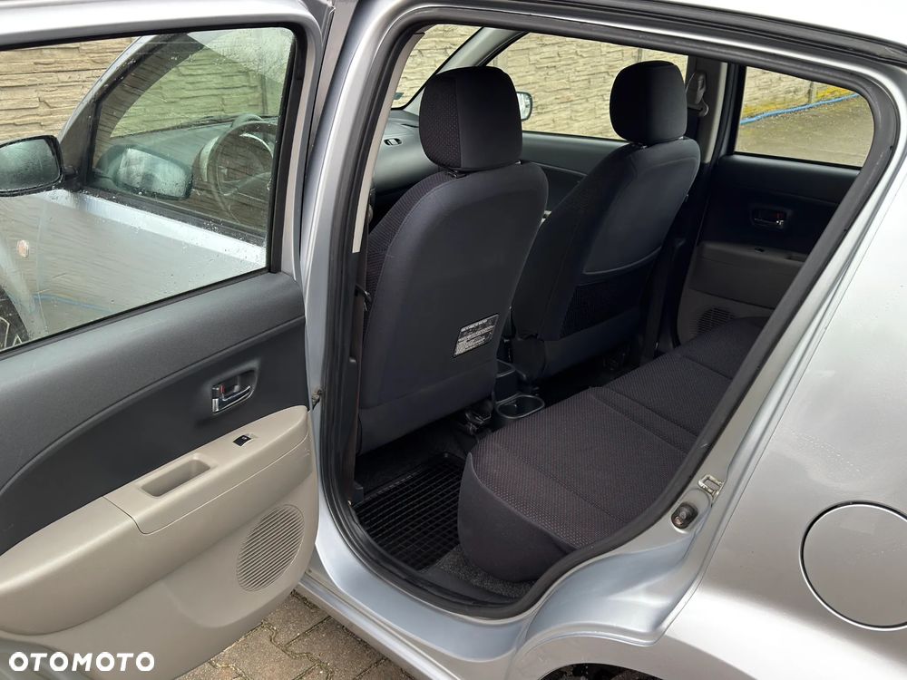 Daihatsu Sirion 1.3 - 15