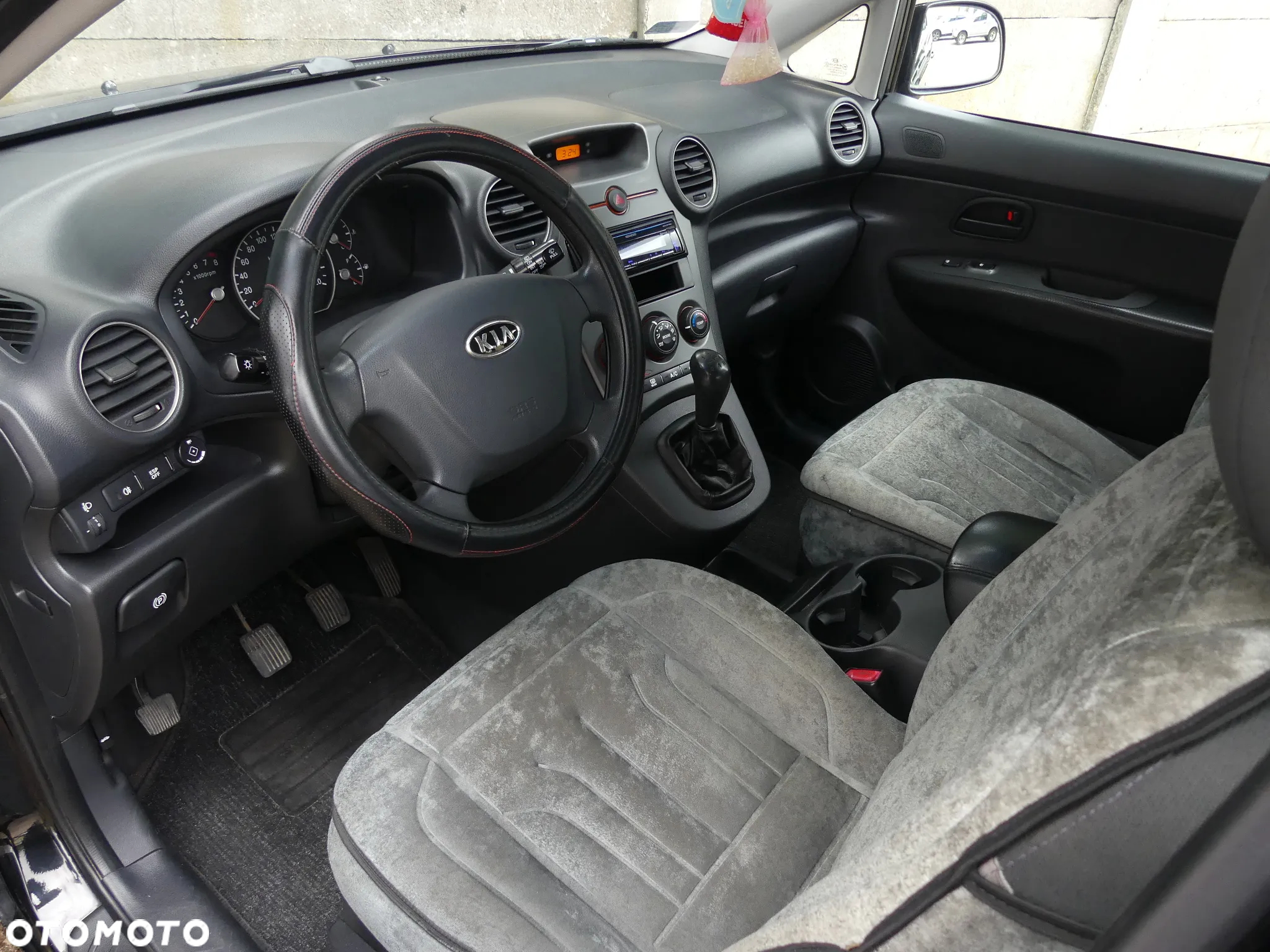 Kia Carens 2.0 CVVT EX - 2