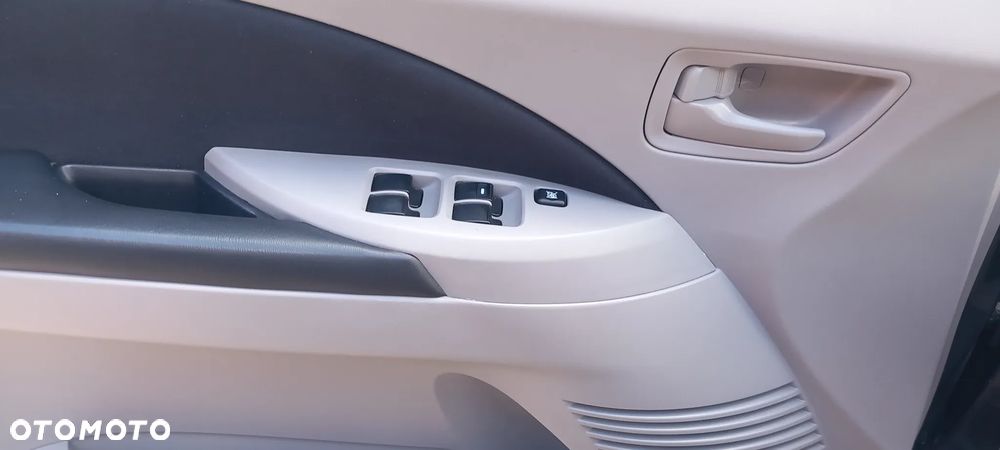 Mitsubishi Grandis - 16