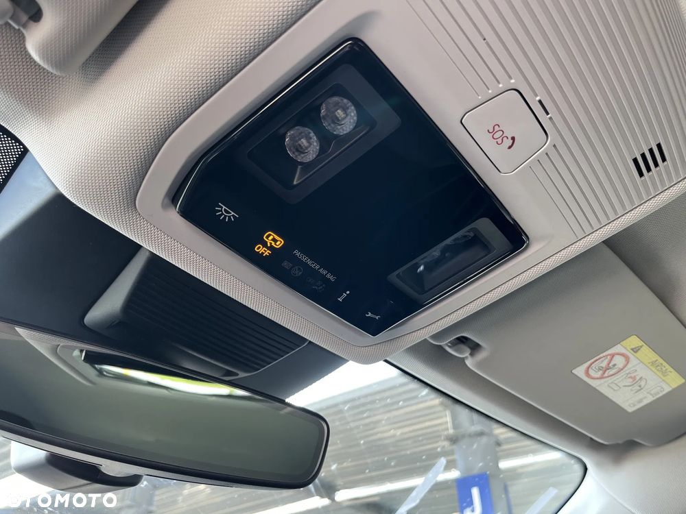 Volkswagen T-Roc 1.5 eTSI Life DSG - 41