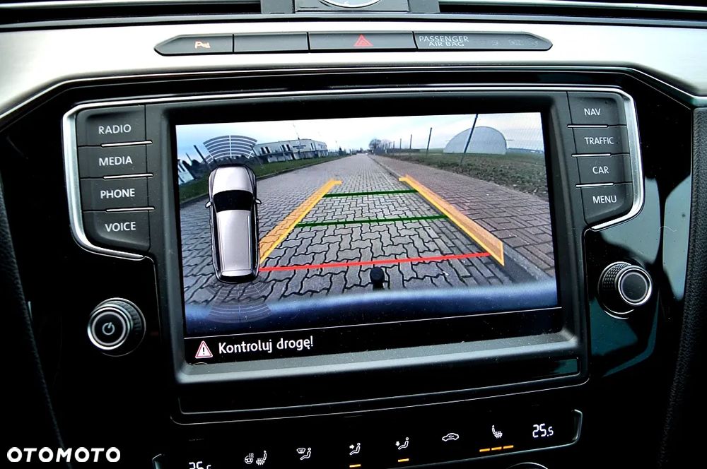 Volkswagen Passat - 33