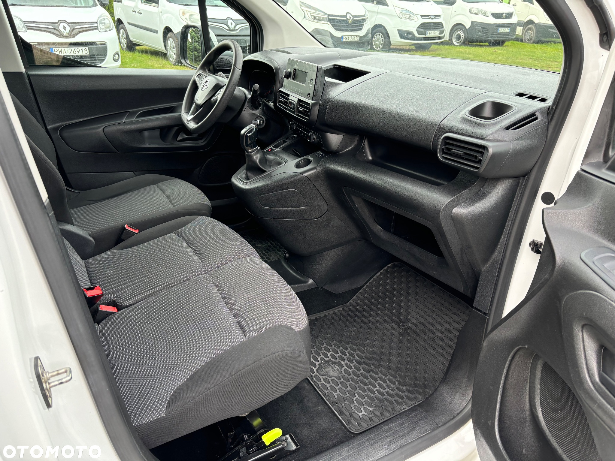 Opel COMBO - 11