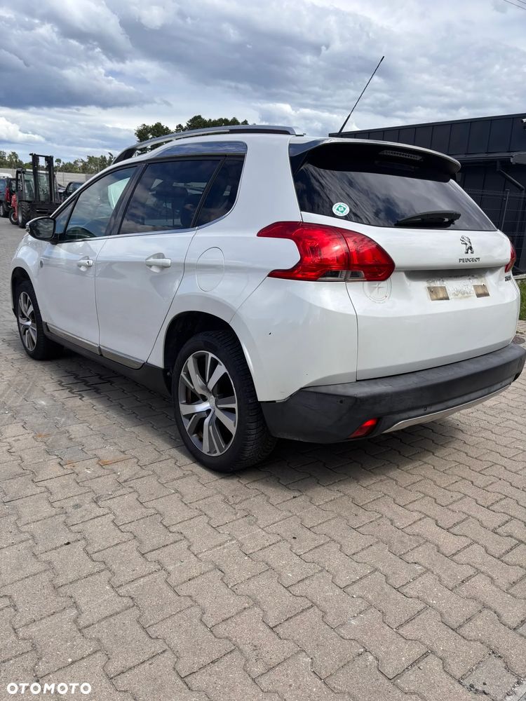 Peugeot 2008 - 8