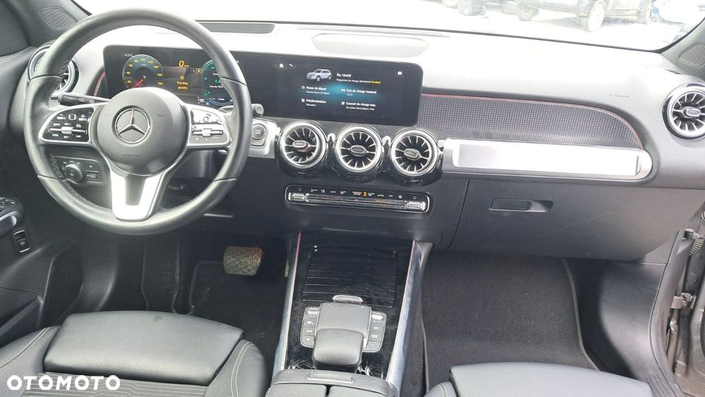 Mercedes-Benz EQB - 10