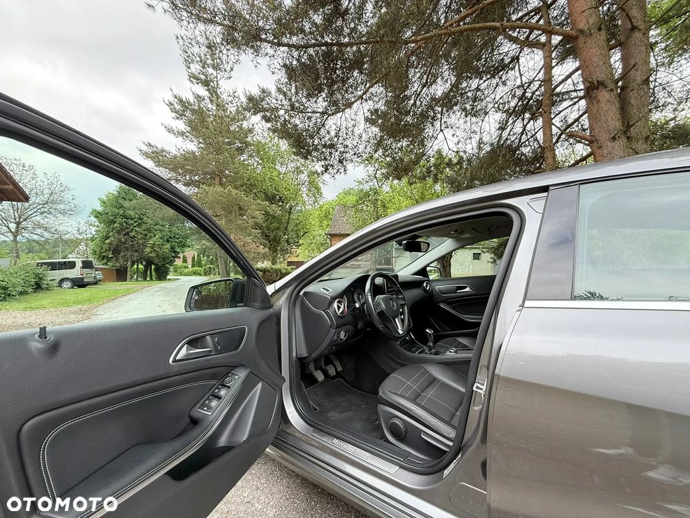 Mercedes-Benz Klasa A 180 (BlueEFFICIENCY) - 14