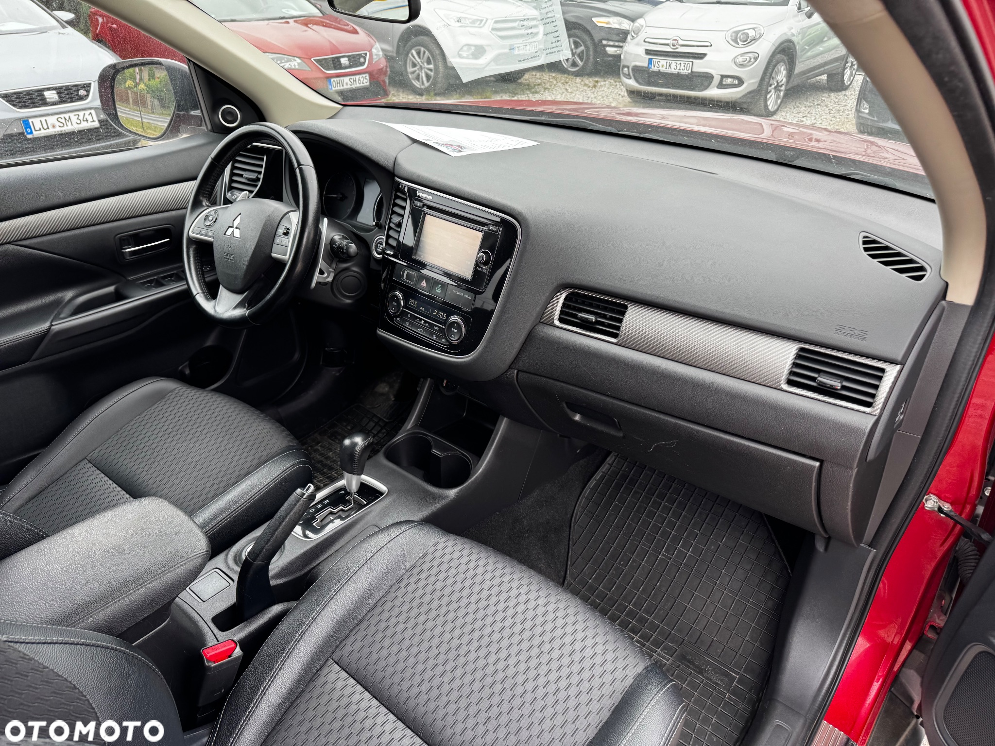 Mitsubishi Outlander 2.0 Instyle + 4WD CVT - 38