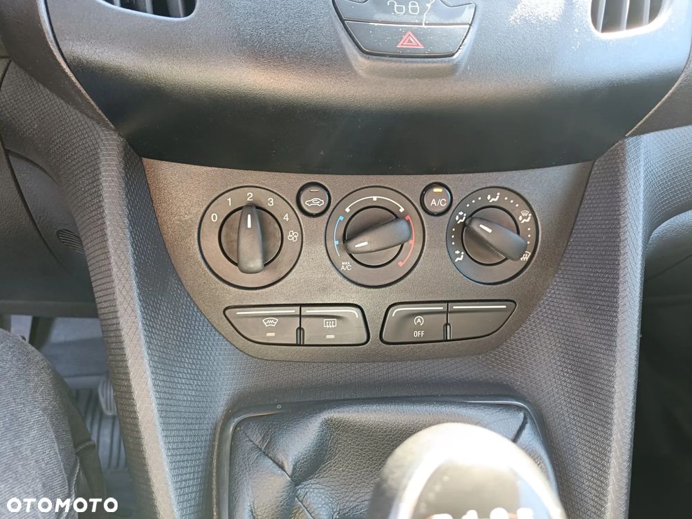 Ford Transit Connect - 20