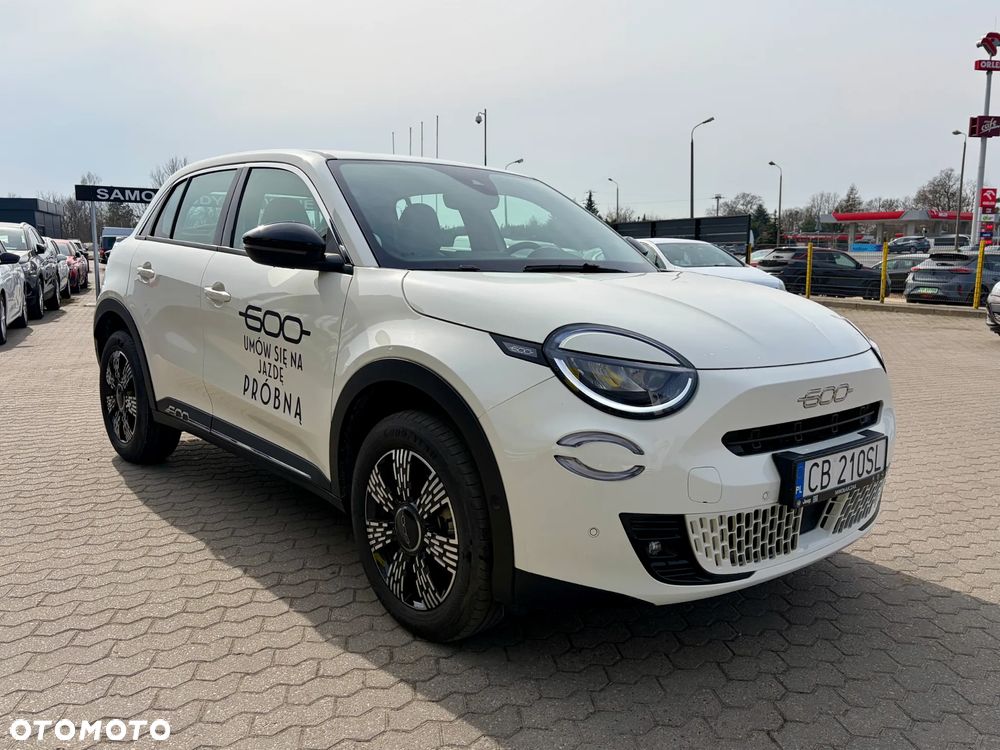 Fiat 600 1.2 Turbo eDCT - 1