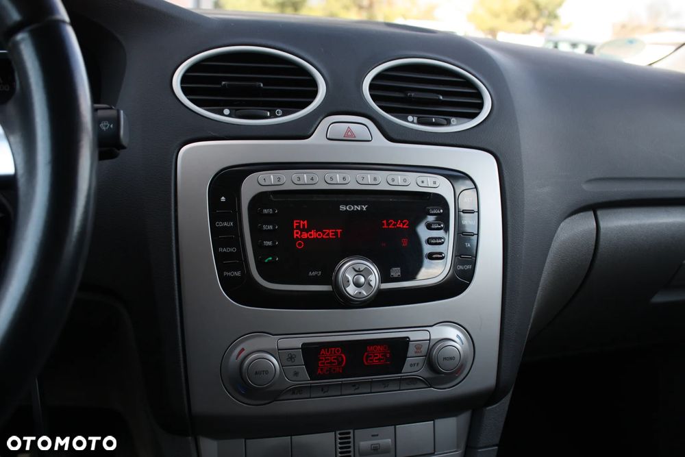Ford Focus 1.6 16V Titanium - 8