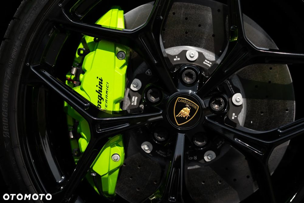 Lamborghini Revuelto - 9