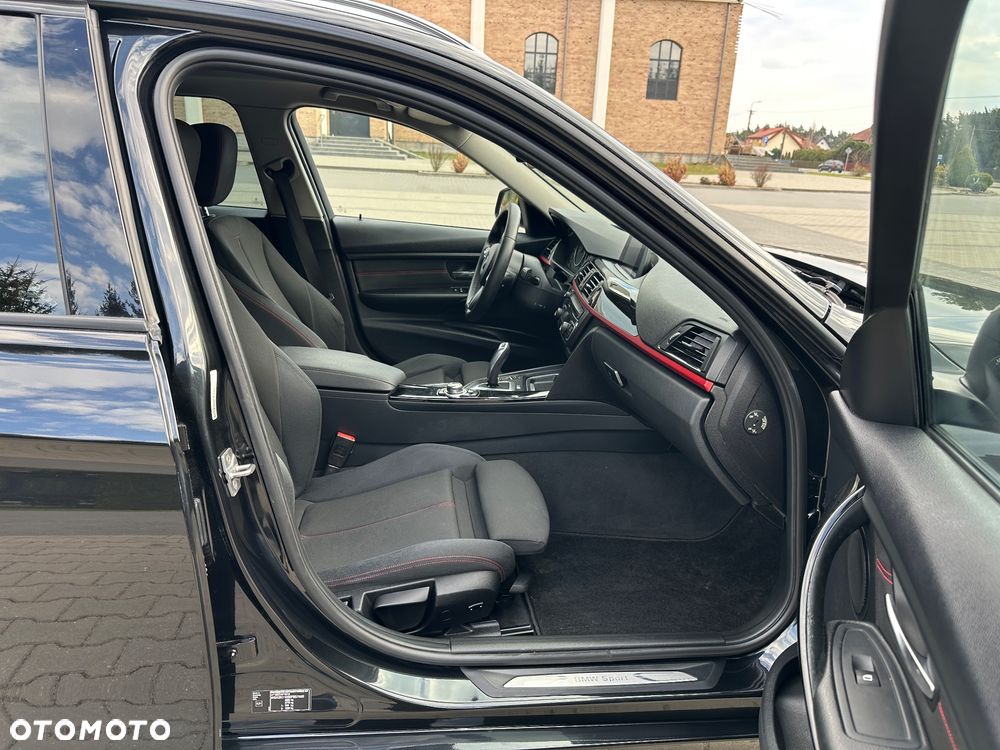 BMW Seria 3 318d DPF Edition Sport - 28
