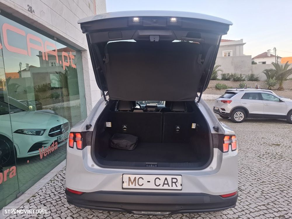 Ford Mustang Mach-E Premium - 46