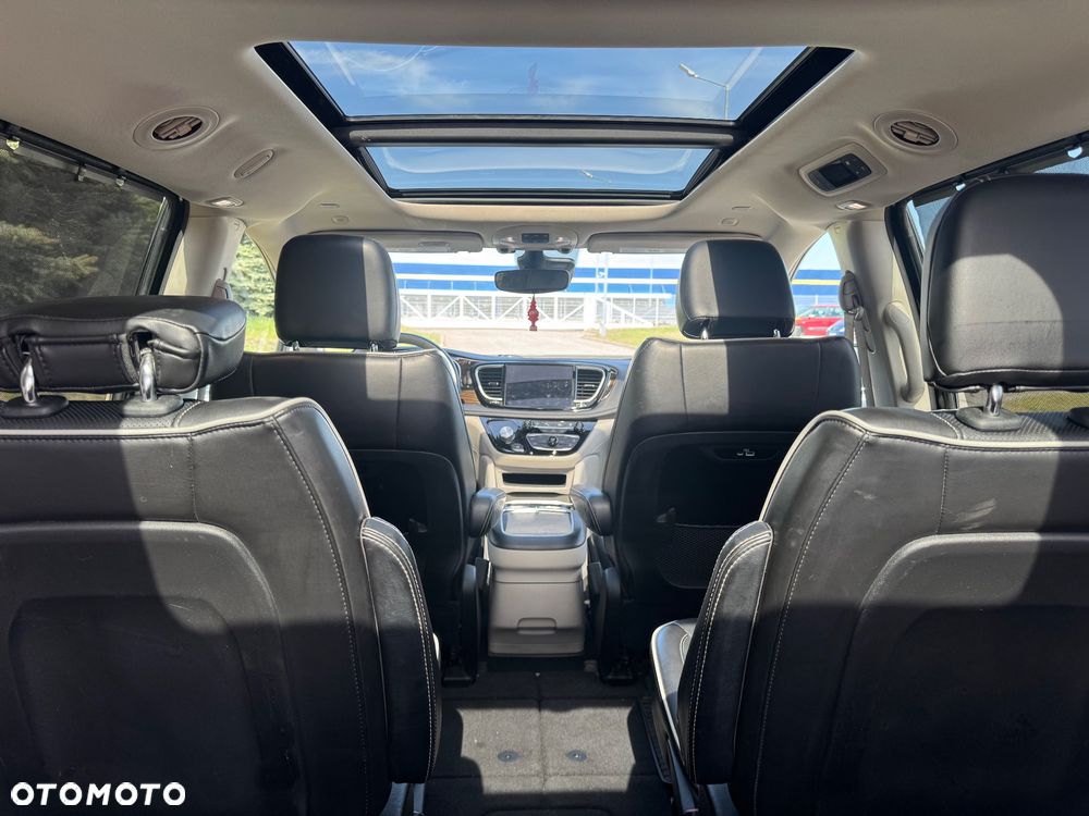 Chrysler Pacifica - 29