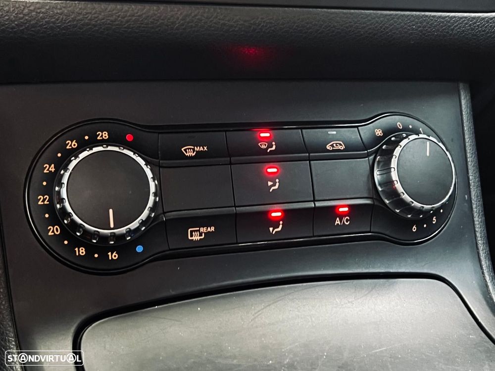 Mercedes-Benz B 180 d Style - 29