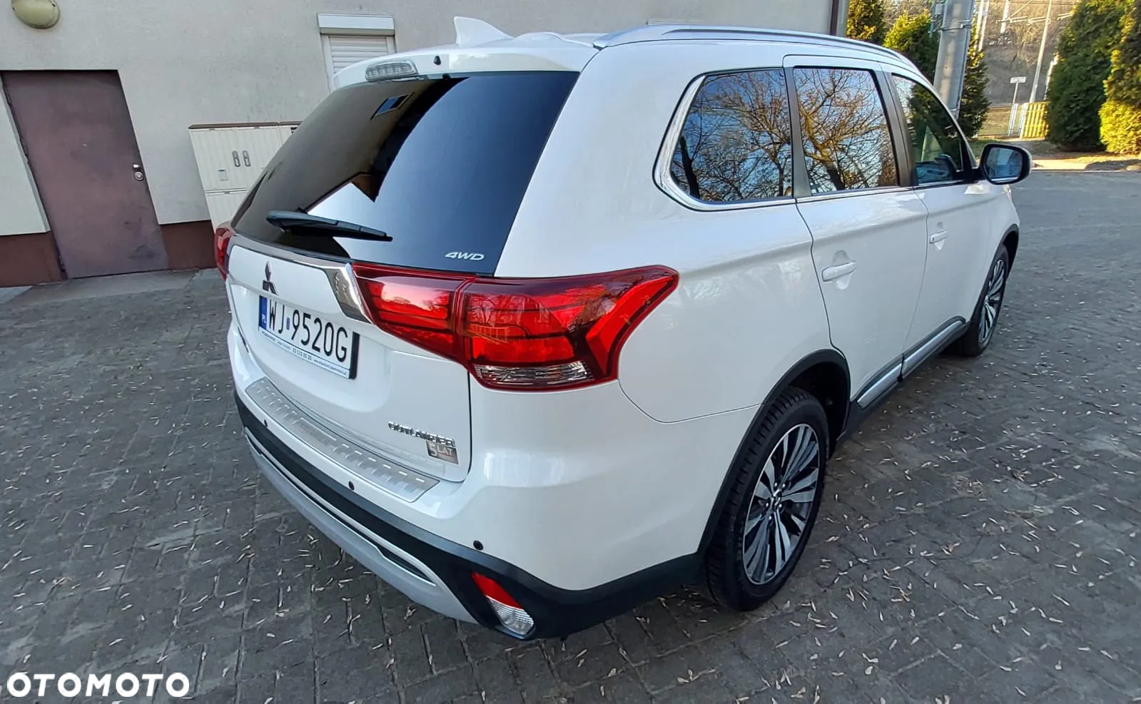 Mitsubishi Outlander 2.0 Instyle Navi 4WD CVT - 11