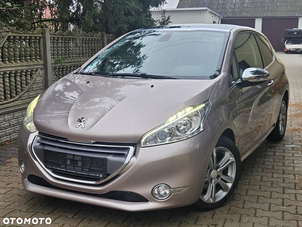 Peugeot 208 95 VTI Allure - 32