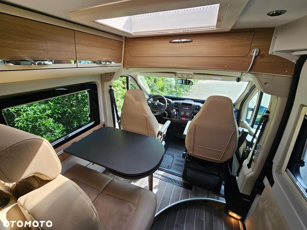 Adria TWIN 600 LUX Zimowy Hak MAX doposażony - 13