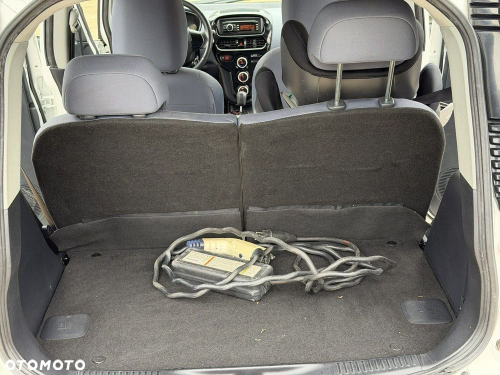 Peugeot iOn High Line - 24