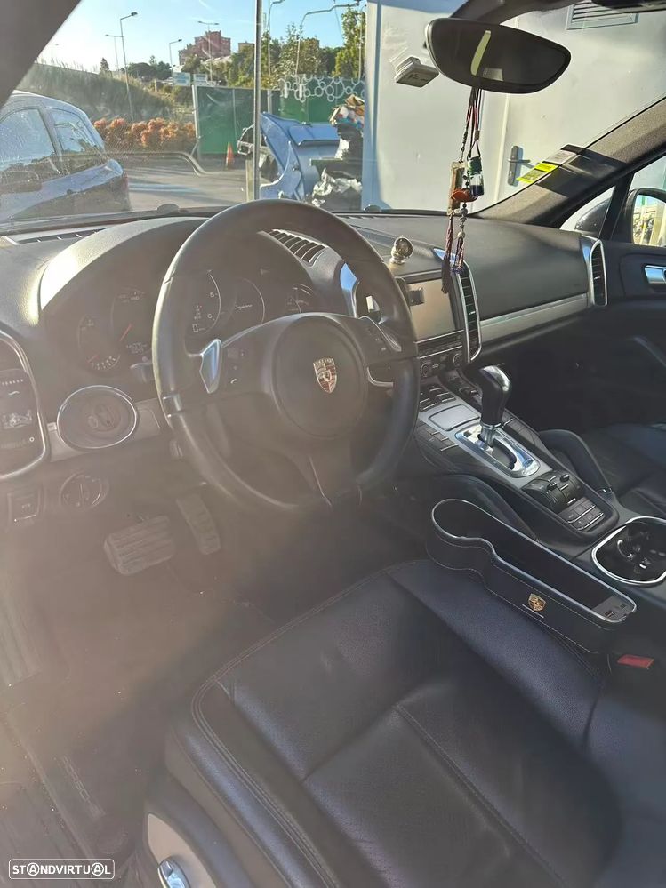 Porsche Cayenne - 7