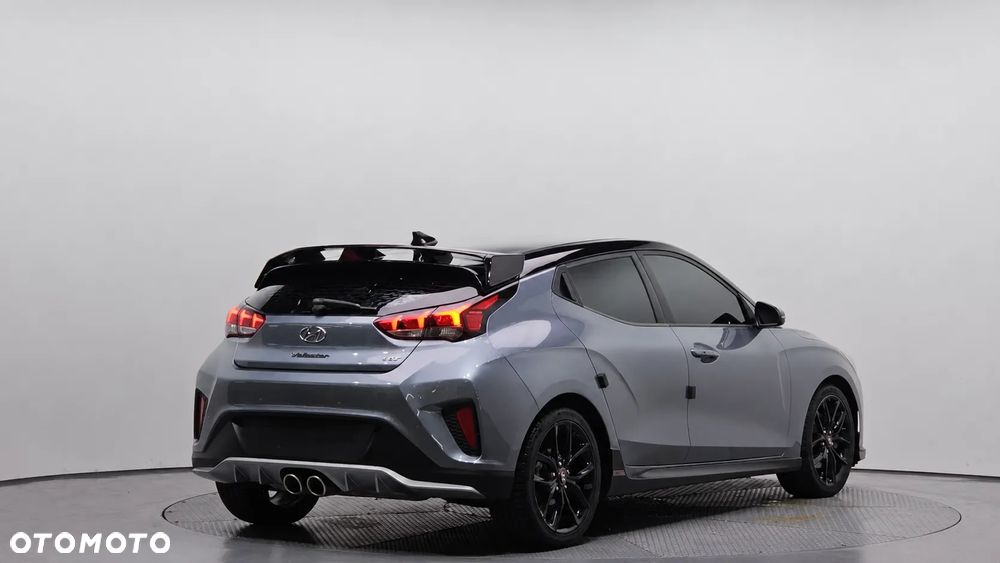 Hyundai Veloster - 3
