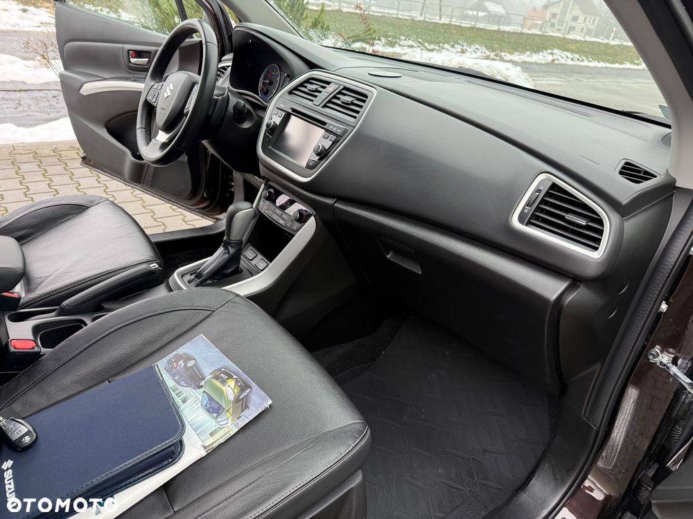 Suzuki SX4 1.6 Premium - 14