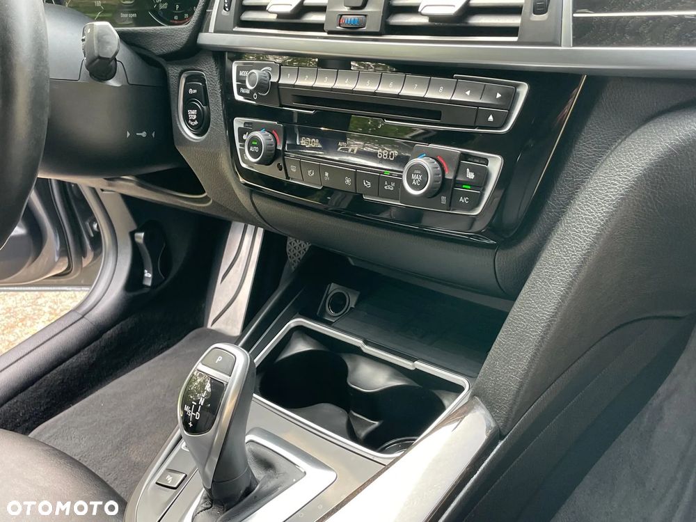 BMW Seria 3 330i xDrive Edition M Sport Shadow - 12