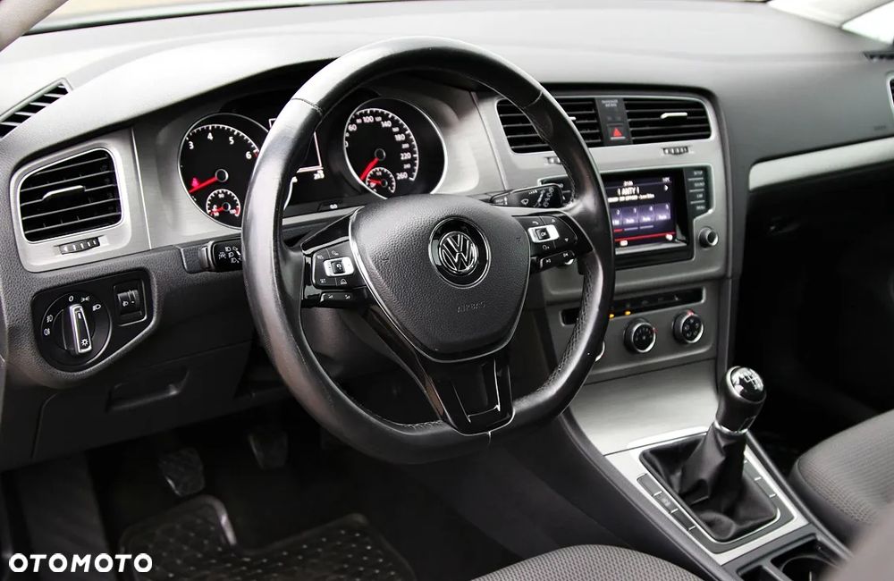 Volkswagen Golf - 21