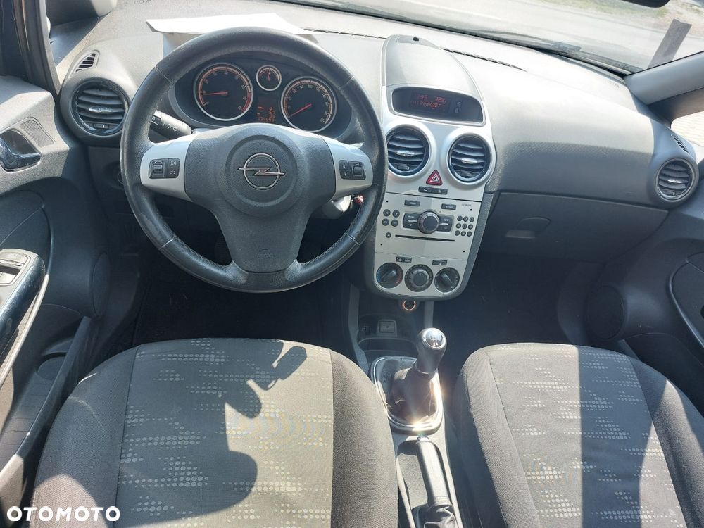 Opel Corsa 1.4 16V Satellite - 13