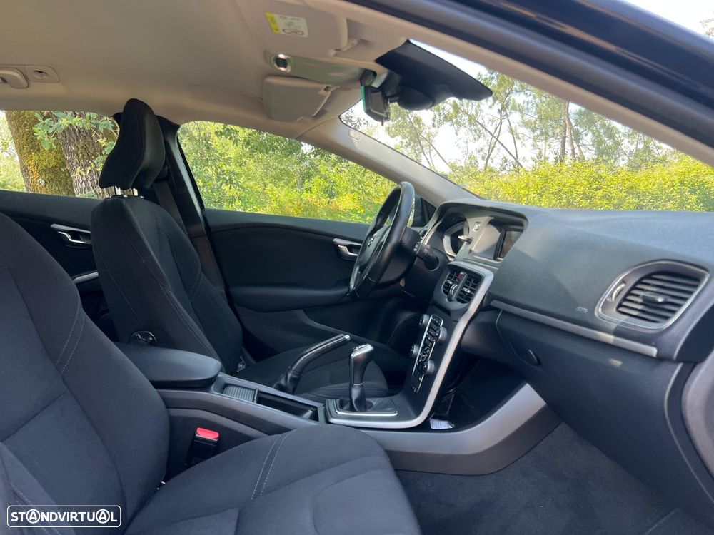 Volvo V40 2.0 D2 Momentum - 10