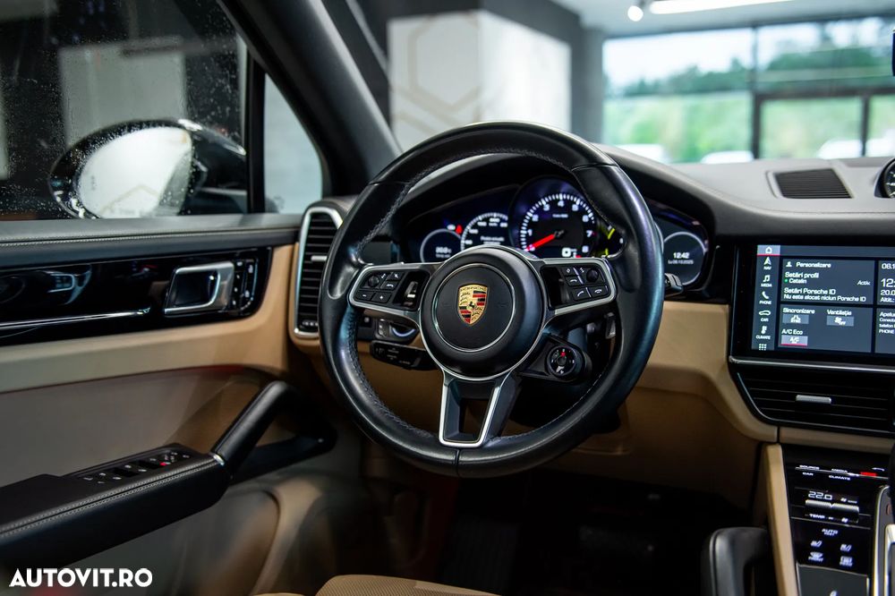 Porsche Cayenne Standard - 26