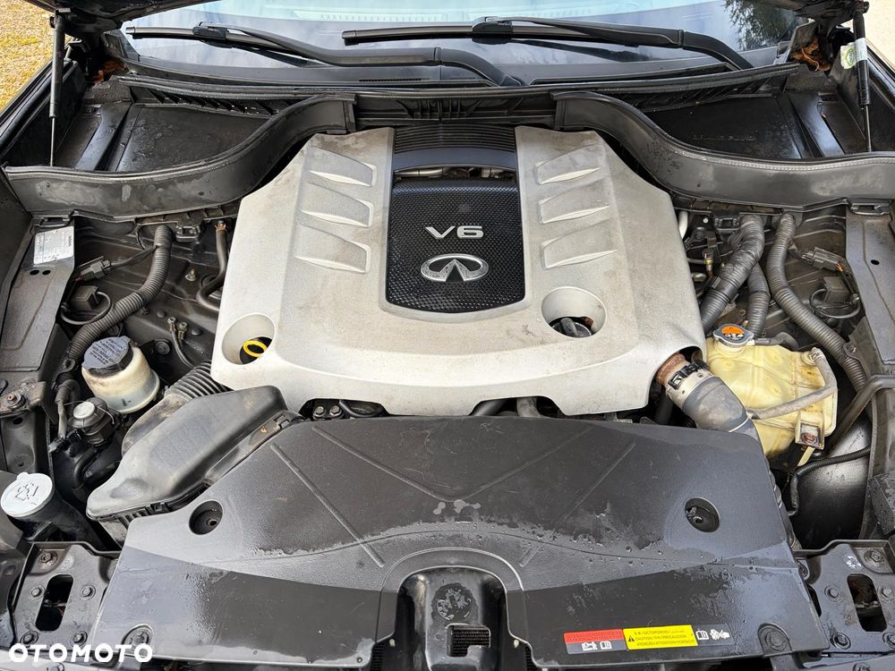 Infiniti QX70 - 33